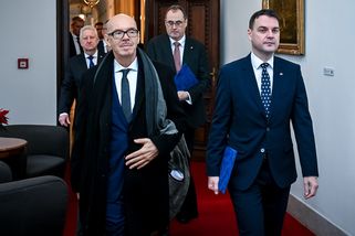 Všichni šetří, tak bude i ČT a Český rozhlas, prohlásil Klempíř ve sněmovně